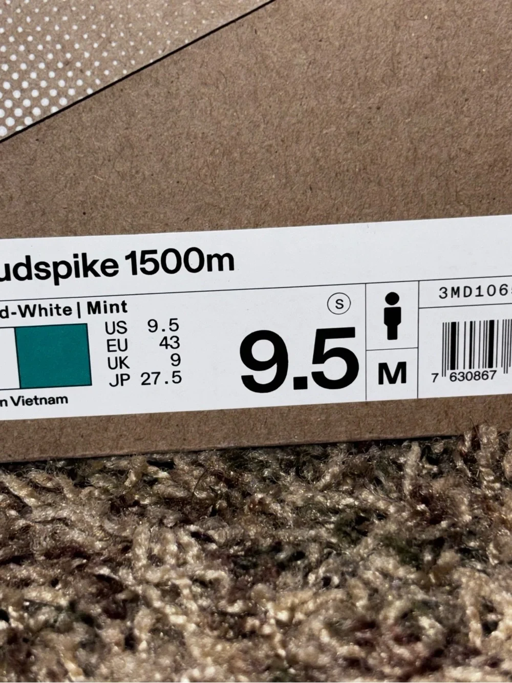 On Cloud Men’s Size 9.5 On Cloudspike 1500m Track and Field Shoes New